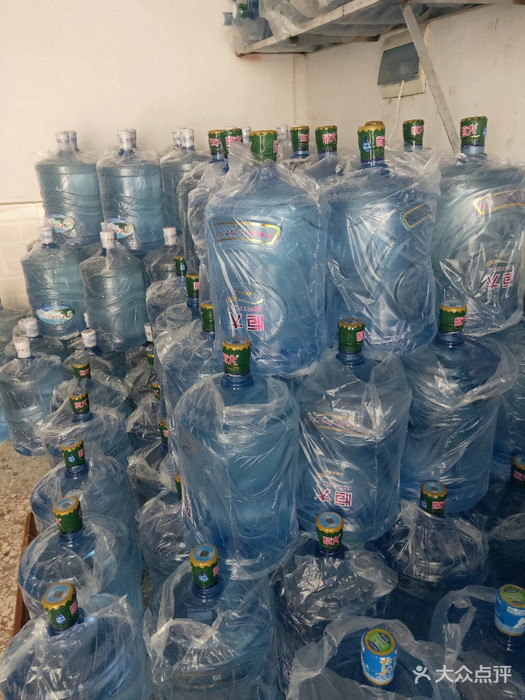 洪哥桶裝水配送 - 長(zhǎng)沙市桶裝水站